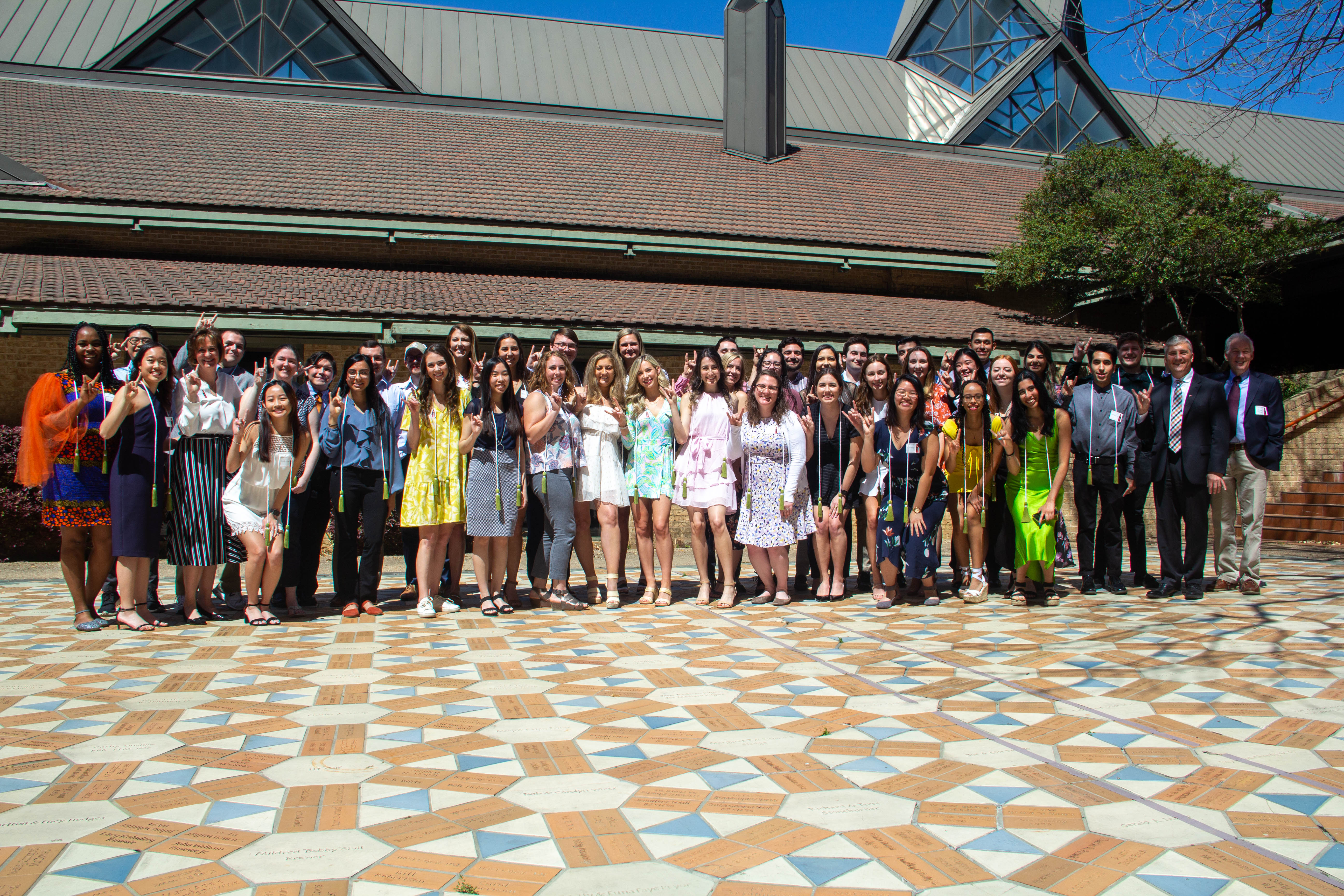 An group shot of the 2022 College of Pharmacy Honors Day awardees and faculty.