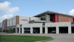 Large HEB store with modern design