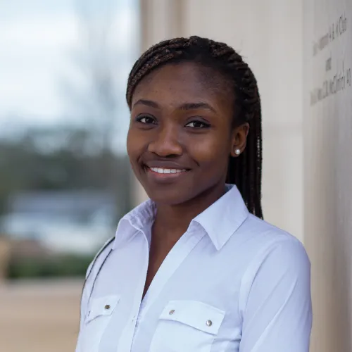 Headshot photo of Gloria Odonkor