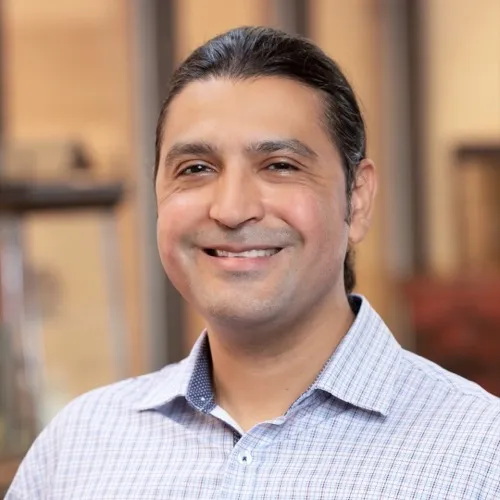 Dr. Luis Natividad